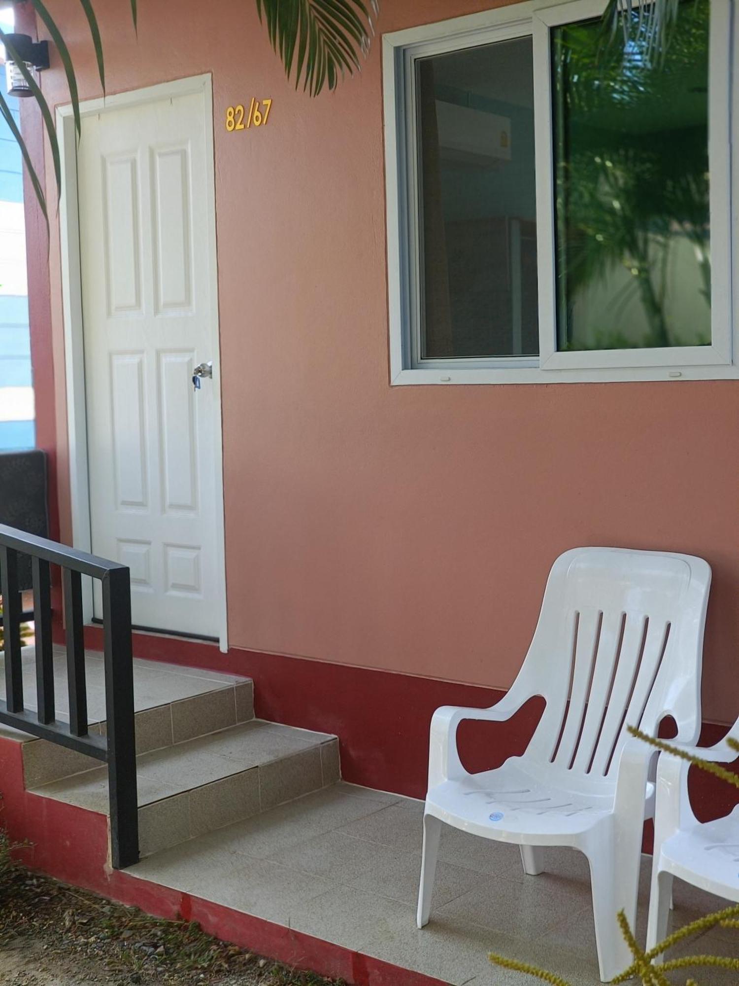 Chill Land House Hotel หาดบางเทา ภายนอก รูปภาพ