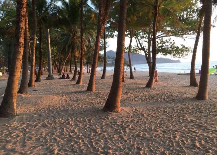 Chill Land House Hotel หาดบางเทา ภายนอก รูปภาพ