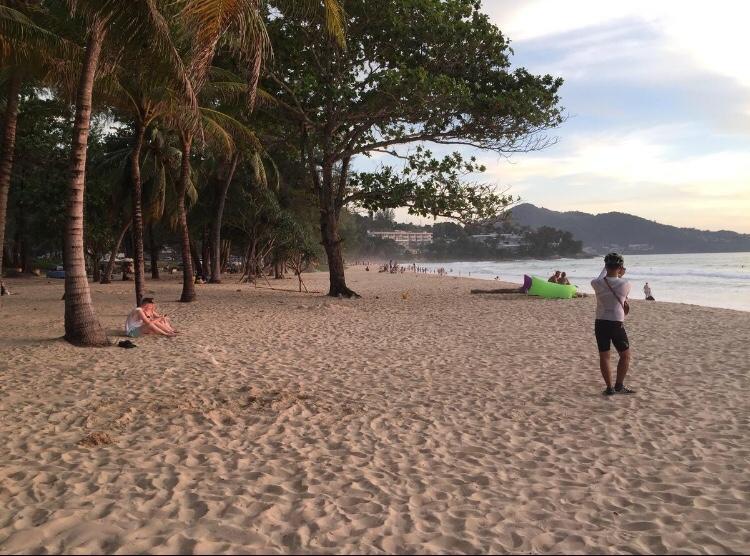 Chill Land House Hotel หาดบางเทา ภายนอก รูปภาพ