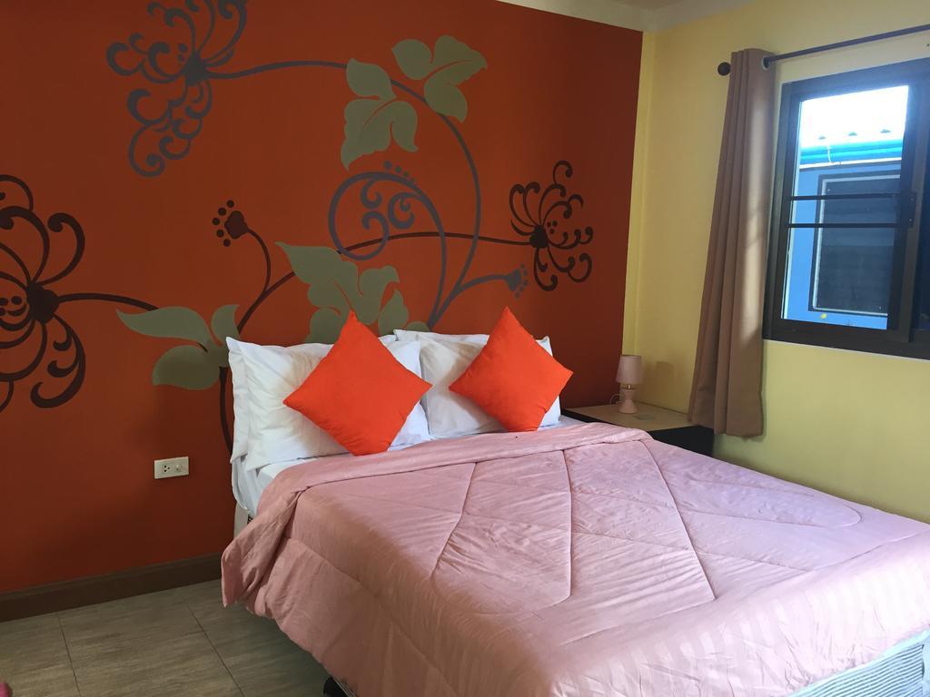 Chill Land House Hotel หาดบางเทา ภายนอก รูปภาพ