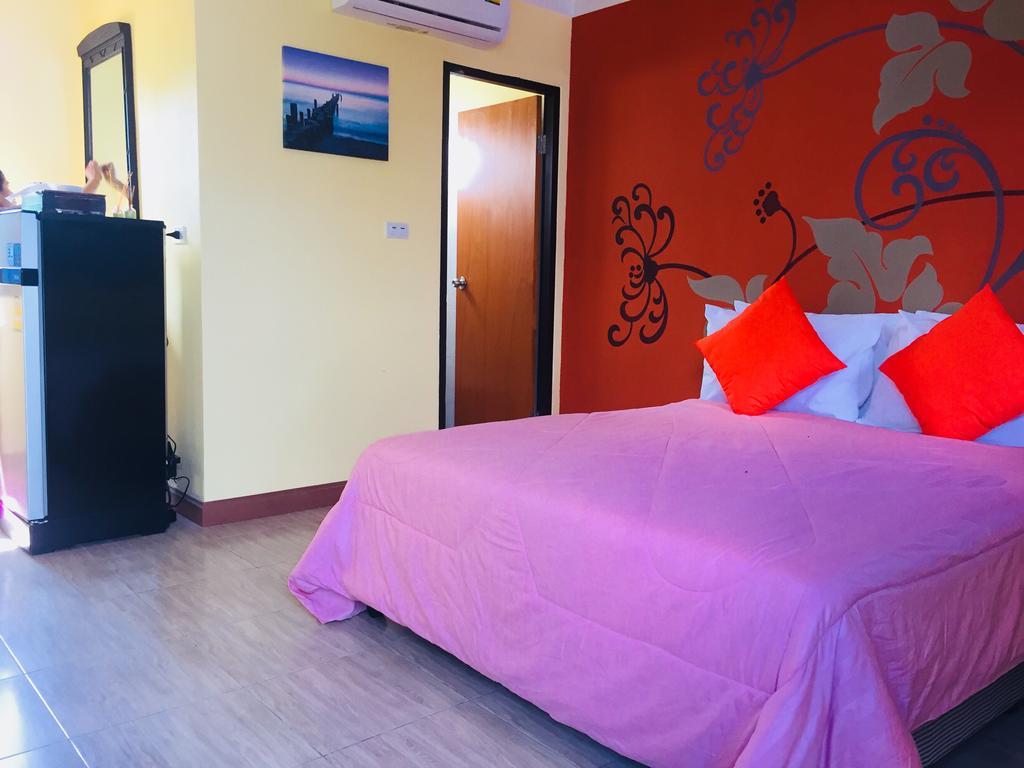 Chill Land House Hotel หาดบางเทา ภายนอก รูปภาพ
