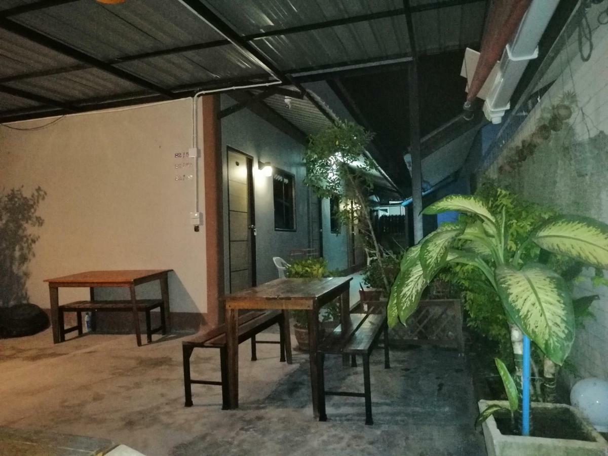 Chill Land House Hotel หาดบางเทา ภายนอก รูปภาพ